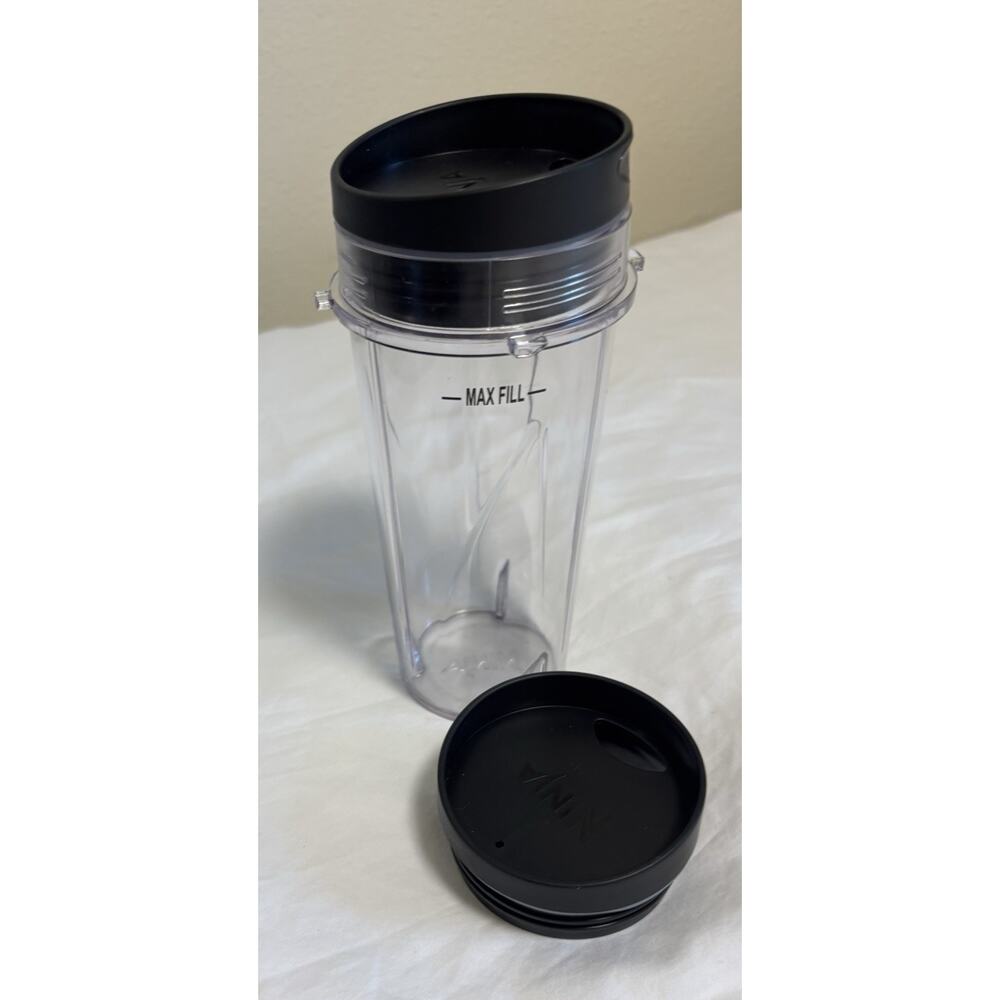 Genuine Ninja 16 oz Single Serve Cup with 2 Lids